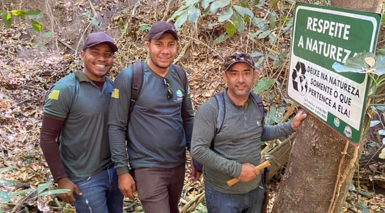 Prefeitura de São Gonçalo do Gurguéia realiza colocação de placas educativas na região do Rio Gurguéia