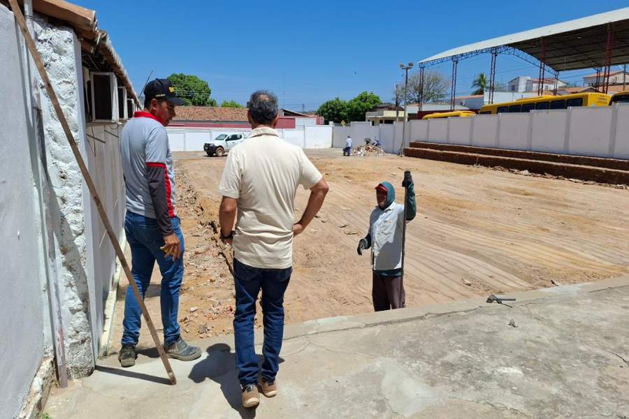  Prefeitura de Santo Antônio de Lisboa inicia reforma da Quadra do Núcleo Municipal de Educação Vereador Francisco das Chagas Rodrigues - Imagem 2