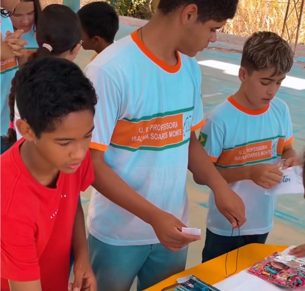 Prefeitura de Buriti dos Montes realiza a II Feira Estudantil na Unidade Escolar Professora Isaura - Imagem 1