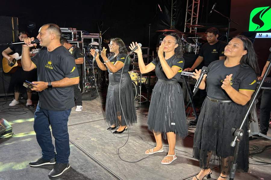 Esperantina celebra o Dia do Evangélico com grande show gospel na Avenida Petrônio Portela - Imagem 3