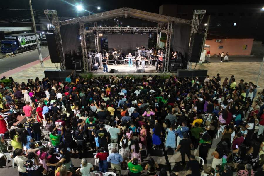Esperantina celebra o Dia do Evangélico com grande show gospel na Avenida Petrônio Portela - Imagem 4