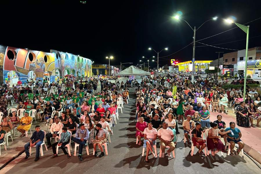 Esperantina celebra o Dia do Evangélico com grande show gospel na Avenida Petrônio Portela - Imagem 2