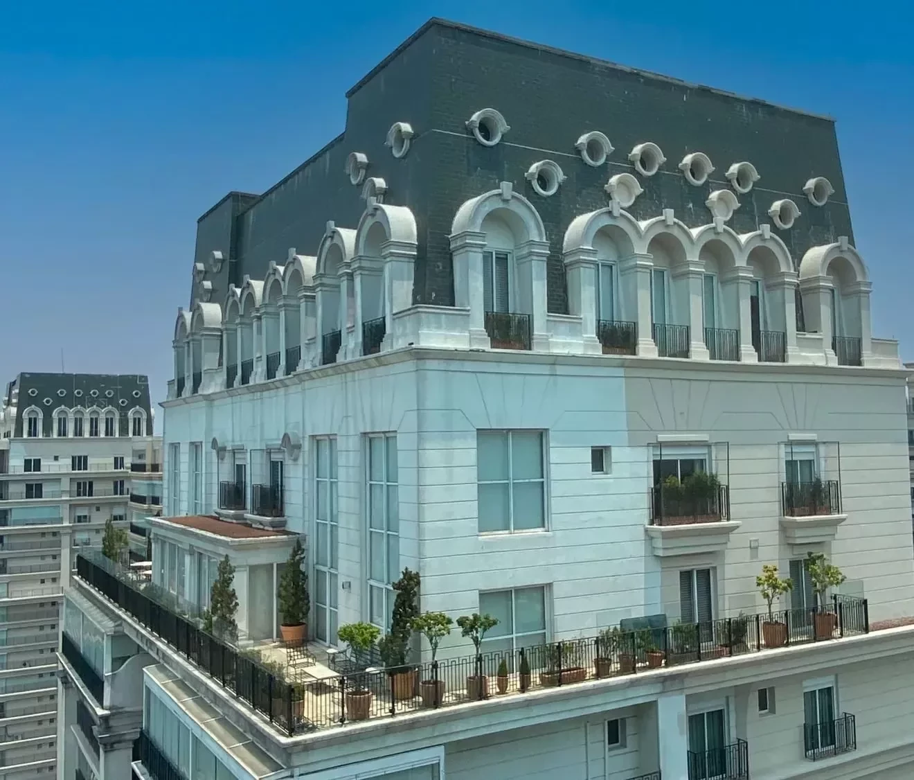 Saiba como é o triplex de R$70 milhões de Luciana Gimenez comprado por Neymar pai - imagem 136145