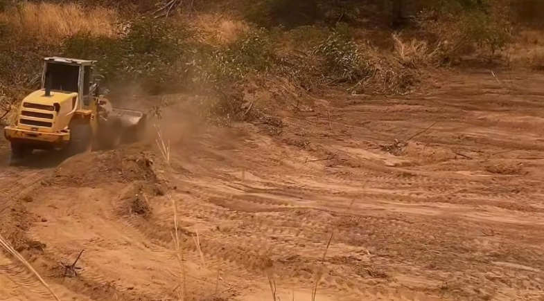 Prefeitura de Regeneração realiza limpeza e revitalização do açude da comunidade Chapada Teixeira