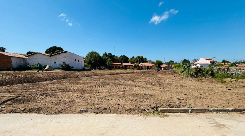 Prefeitura de Esperantina realiza ação de limpeza pública nos bairros do município