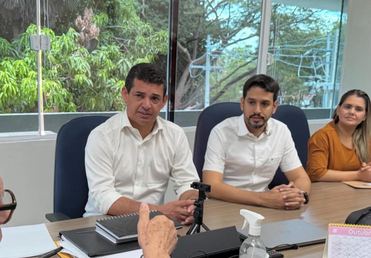 Prefeito Marcos Mateus se reúne com equipe da Equatorial para tratar de melhorias na energia em São João da Fronteira  - Imagem 1
