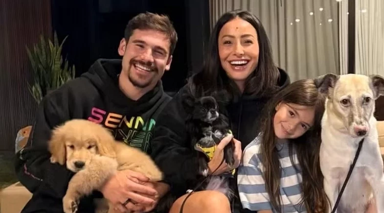 Sabrina Sato se emociona ao falar da relação entre Nicolas Prattes e Zoe