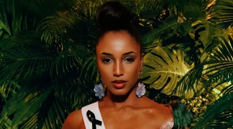 Miss Universo 2025: Representante da Jamaica sofre grave queda durante desfile