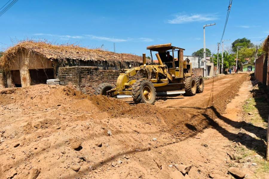 Prefeitura de Esperantina inicia terraplanagem para pavimentação de ruas no Bairro Morro da Onça
