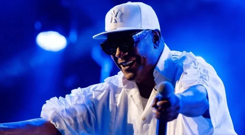 Márcio Victor,  do Psirico, recebe alta hospitalar após passar por cateterismo 