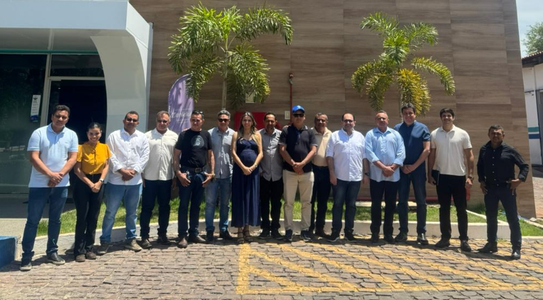 Prefeito Miguel Rodrigues e Legislativo de Itainópolis têm reunião com o presidente da “Empresa Águas do Piauí”, em Teresina.