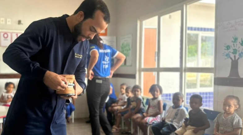 Prefeitura de Riacho Frio promove ação em saúde bucal em creches do município