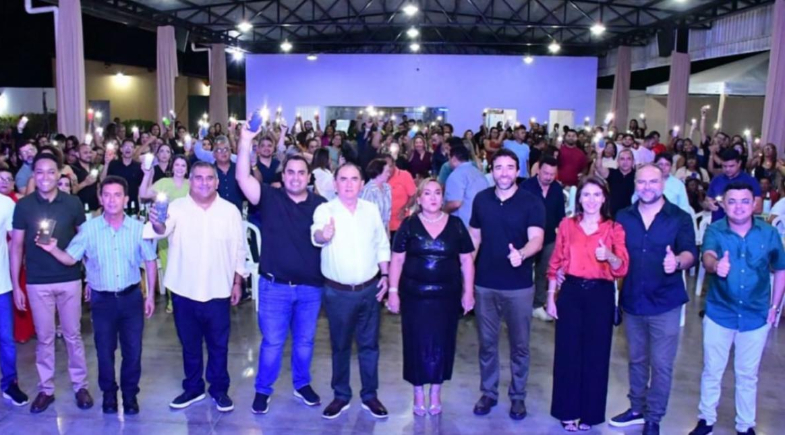 Prefeitura de Floriano promove festa em homenagem ao Dia do Professor 