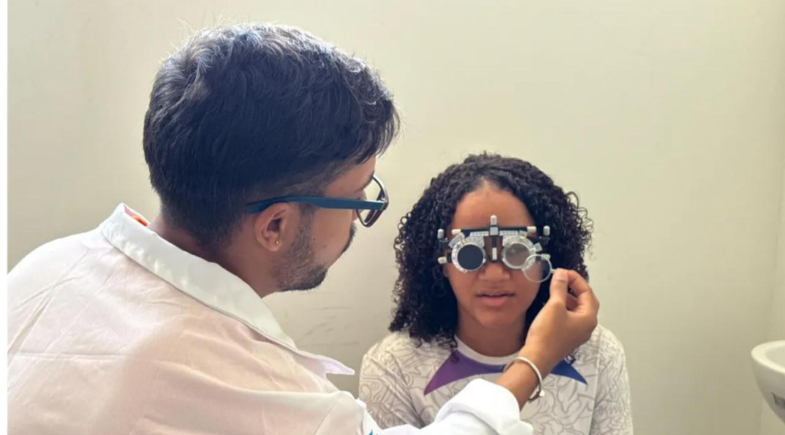 Prefeitura de São João realiza atendimentos oftalmológicos e entrega de óculos para alunos da rede municipal