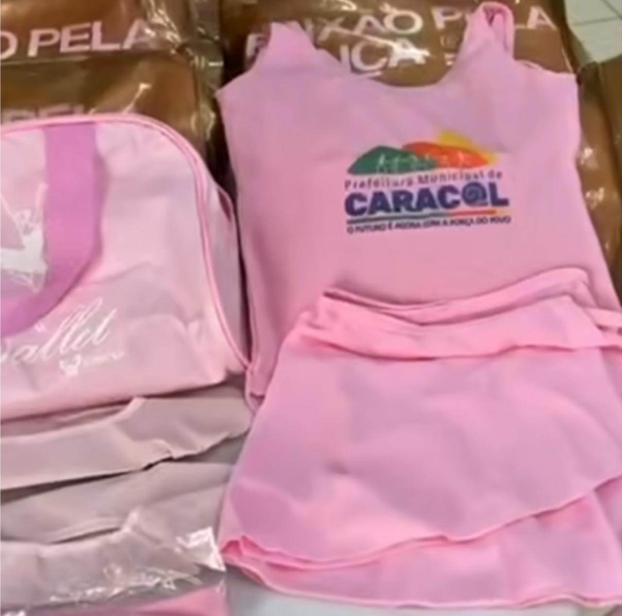 Prefeitura de Caracol entrega kits de balé para turma do município - Imagem 1