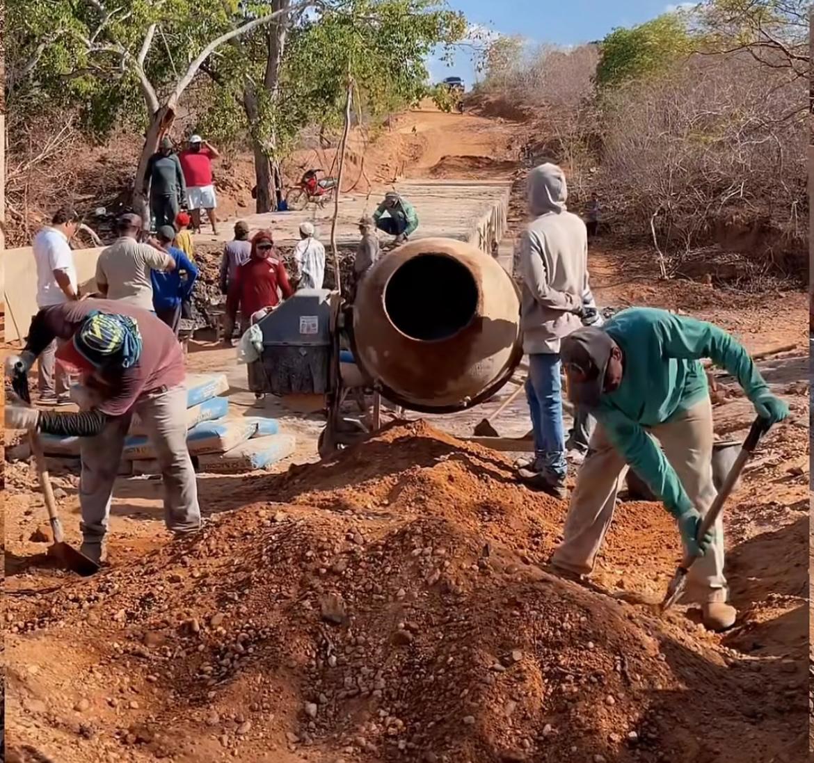 Obras da Passagem Molhada no Povoado Campo Alegre - Foto: Prefeitura de Socorro do Piauí