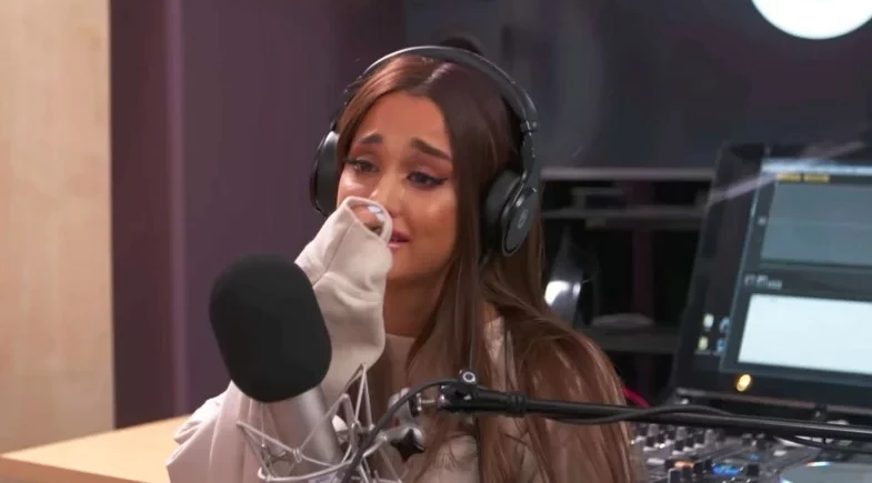 Ariana Grande quebra o silêncio após críticas sobre não vir ao Brasil