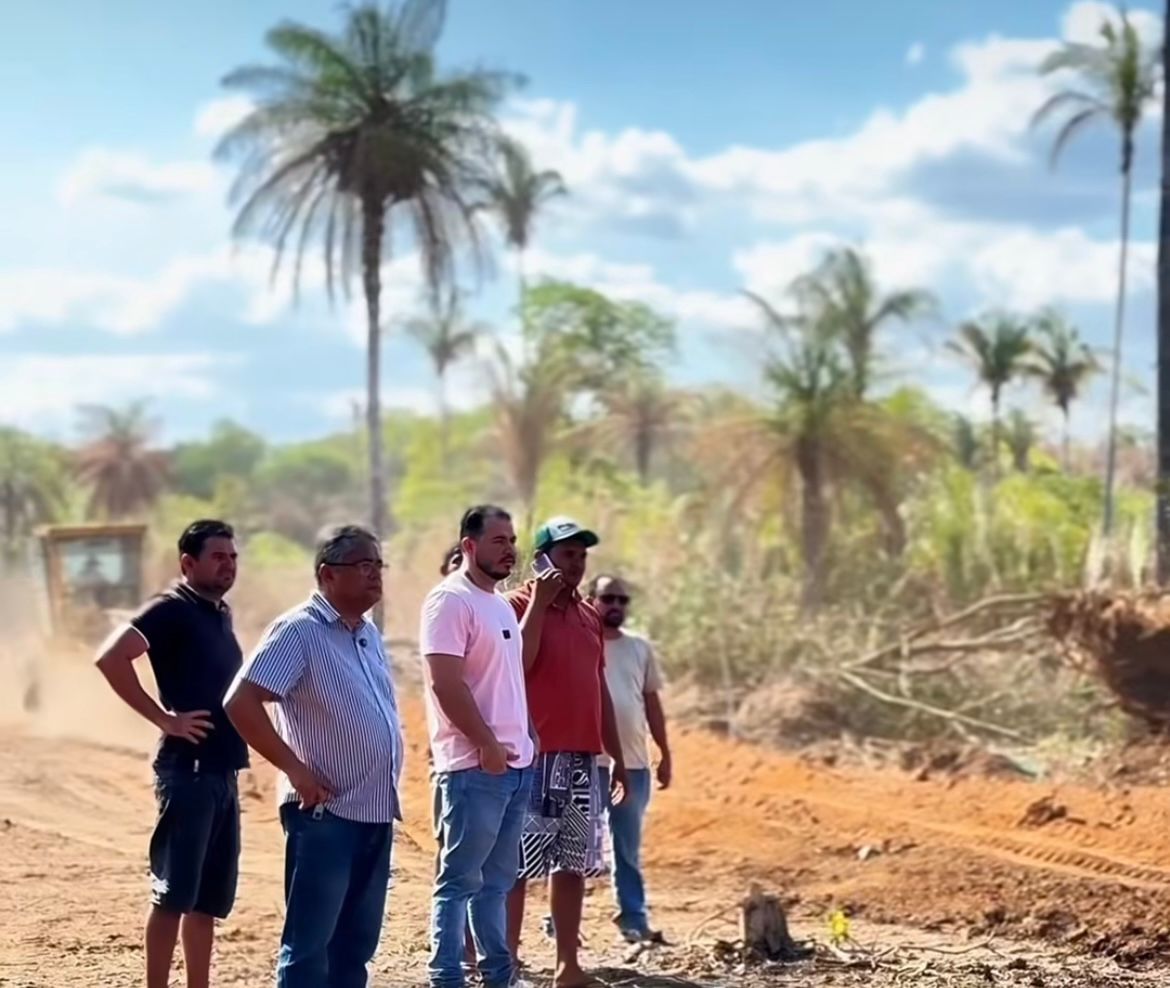Obras de limpeza no leito do riacho Tinguis - Foto: Prefeitura de Marcos Parente