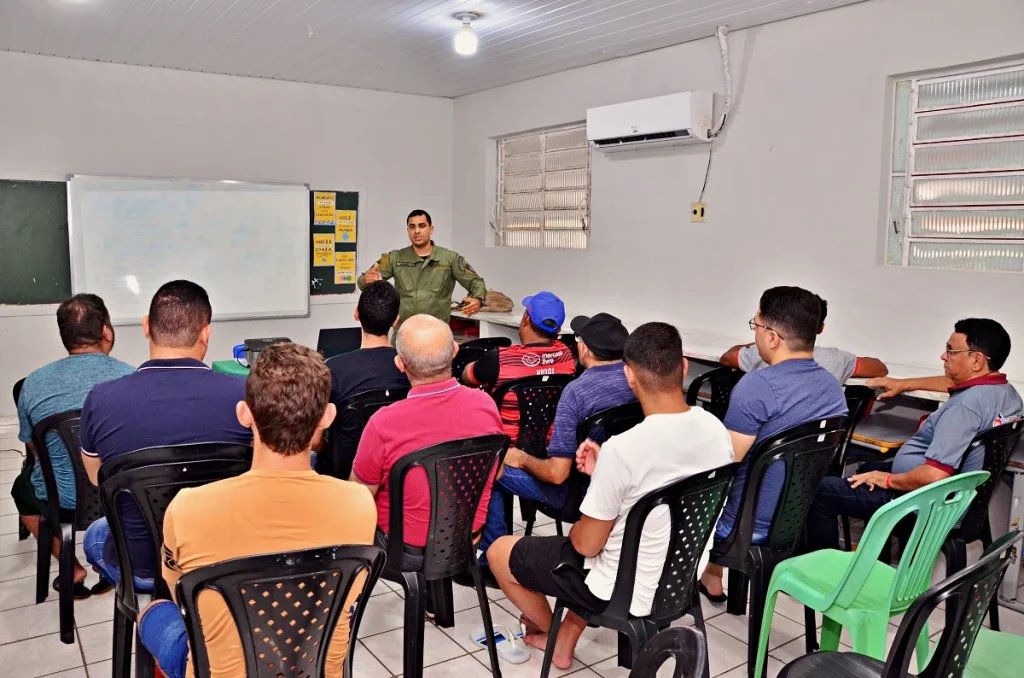 Em parceria com a Polícia Militar, Prefeitura de Santo Antônio de Lisboa realiza treinamento de segurança para servidores públicos - Imagem 5
