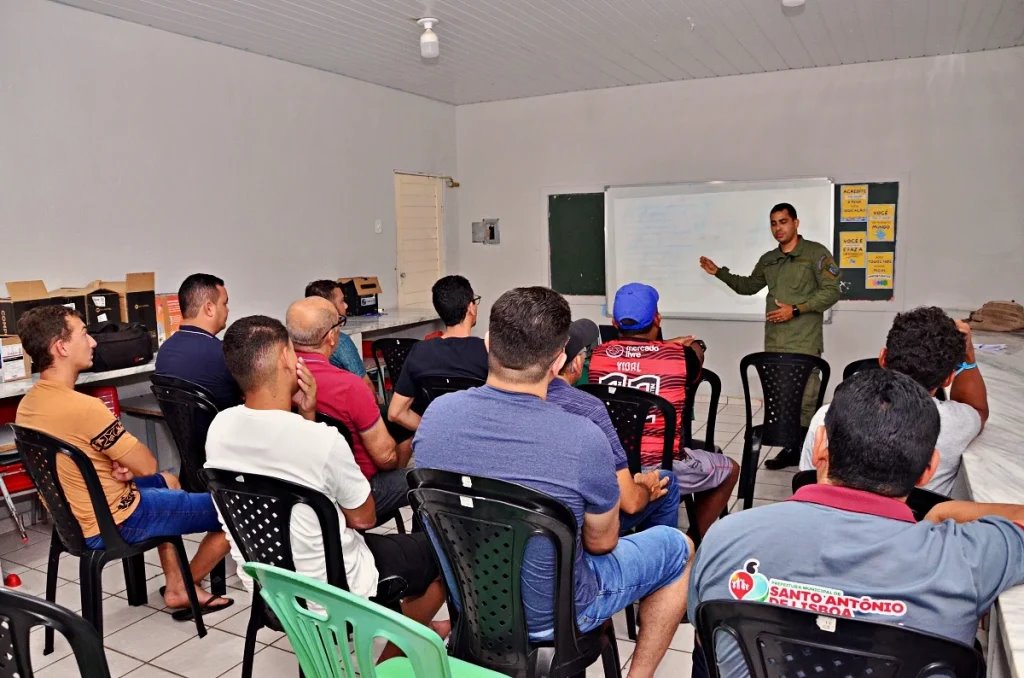 Em parceria com a Polícia Militar, Prefeitura de Santo Antônio de Lisboa realiza treinamento de segurança para servidores públicos - Imagem 2