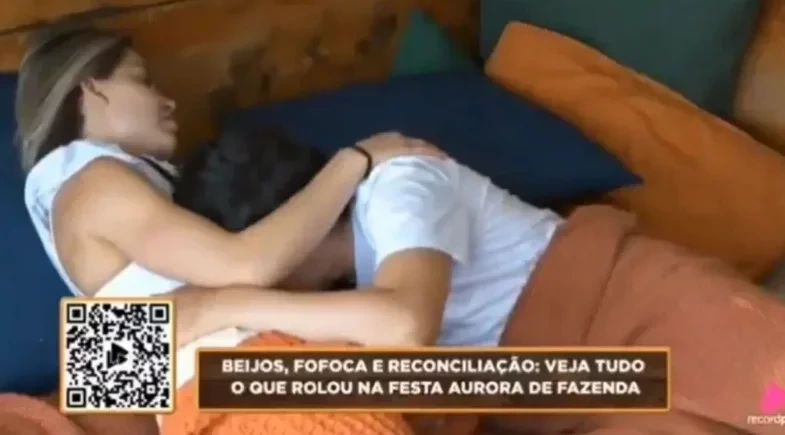 A Fazenda 17: Dudu Camargo beija barriga de Saory: “Vai ficar grande quando?”