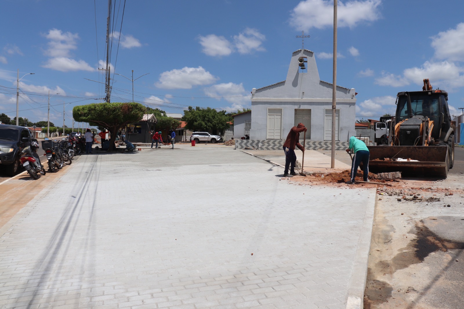 Praça da Igreja de Santa Luzia ganha novo visual e avança para entrega antes dos festejos da padroeira - Imagem 2