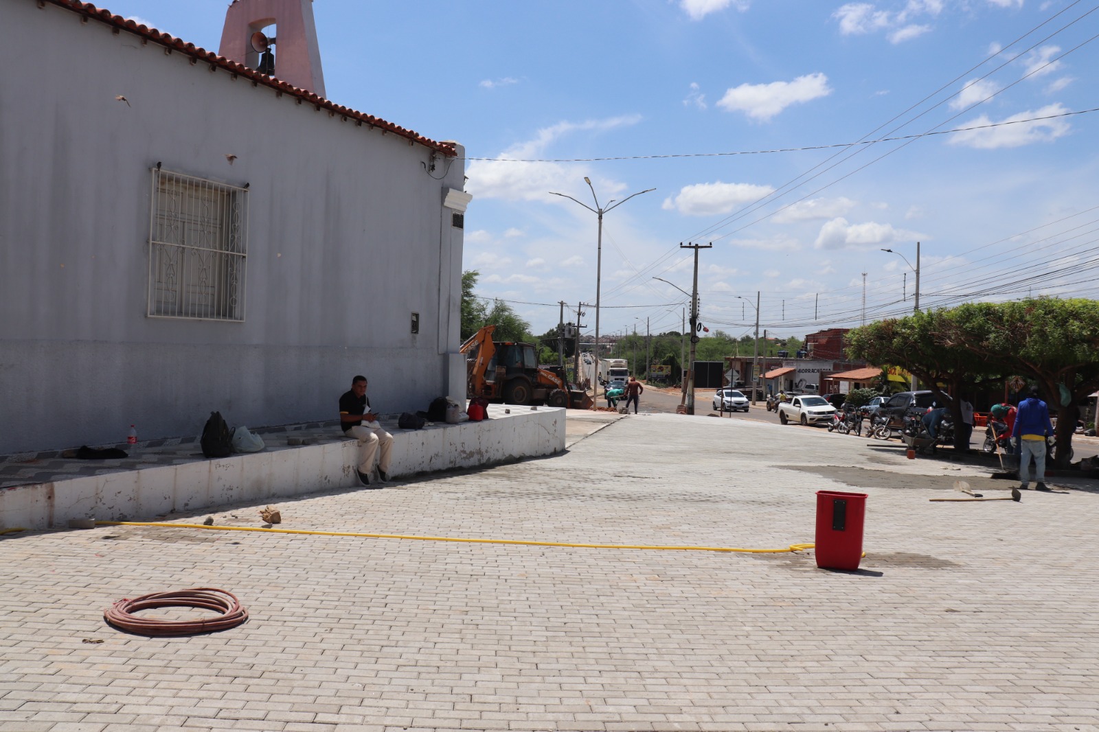 Praça da Igreja de Santa Luzia ganha novo visual e avança para entrega antes dos festejos da padroeira - Imagem 1