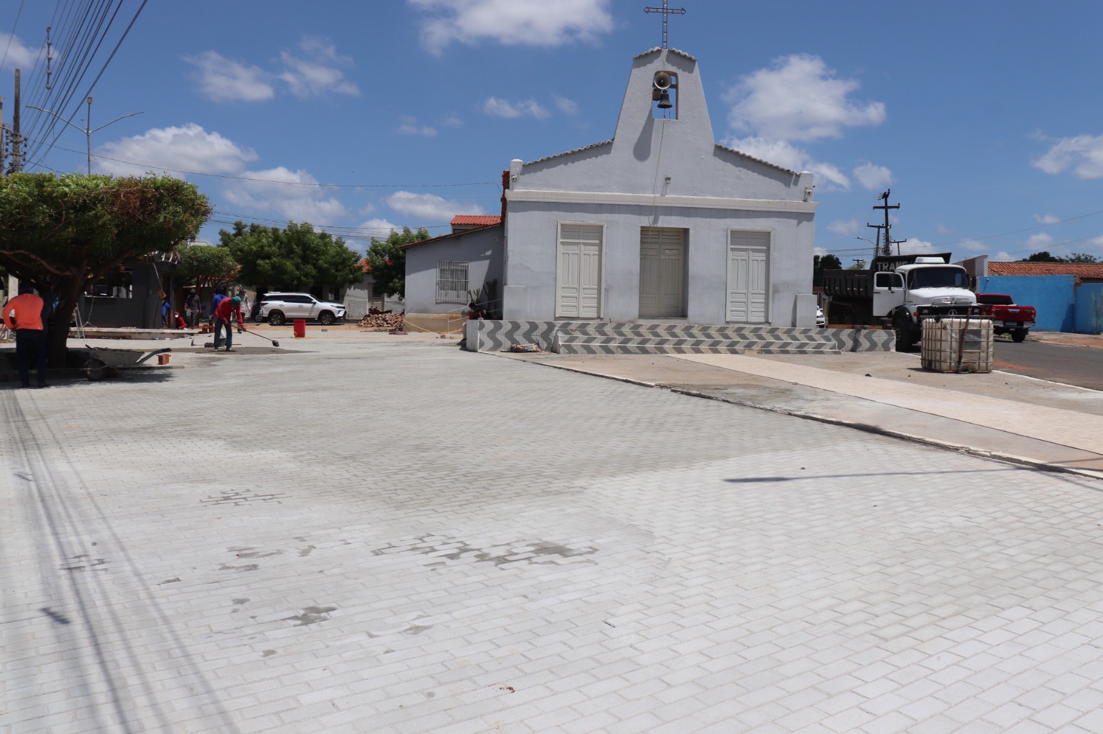 Praça da Igreja de Santa Luzia ganha novo visual e avança para entrega antes dos festejos da padroeira - Imagem 3