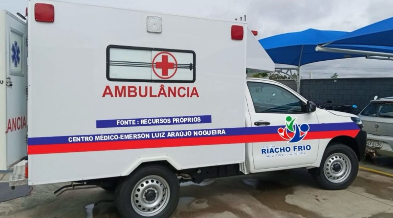 Prefeitura de Riacho Frio adquire nova ambulância para o município