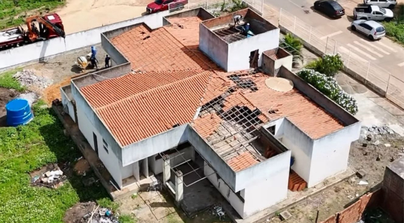  Prefeitura de Avelino Lopes inicia reforma de UBS municipal