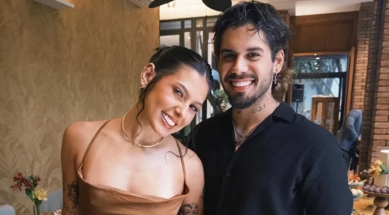 Ana Castela pega buquê em casamento e web especula: “Vem casório aí?”