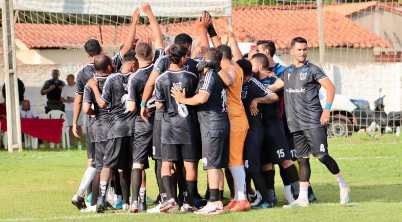 Santa Teresa e Servilha conquistam títulos em decisões do futebol de Uruçuí