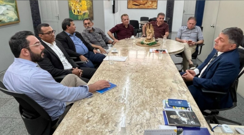 Prefeito de Parnaíba se reune com membros do TCE-PI para tratar melhorias na gestão