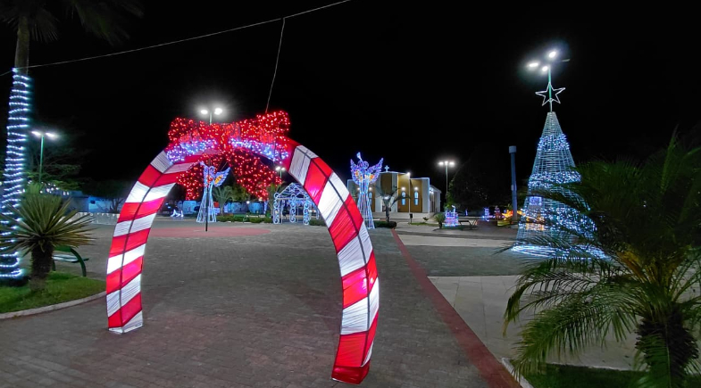 Decoração Natalina 2025 de São João do Arraial transforma praças em pontos de luz e beleza