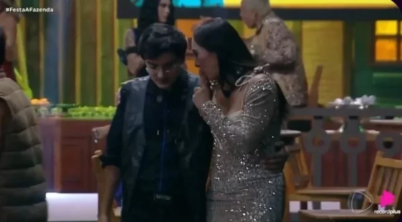 Saiba o assunto proibido que Yoná revelou a Dudu Camargo durante festa em 'A Fazenda 17'