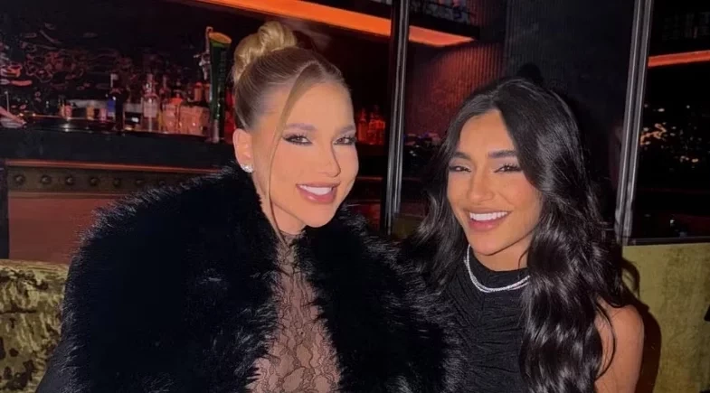 Duda Freire abre álbum de noitada na Espanha com Virginia Fonseca; fotos!