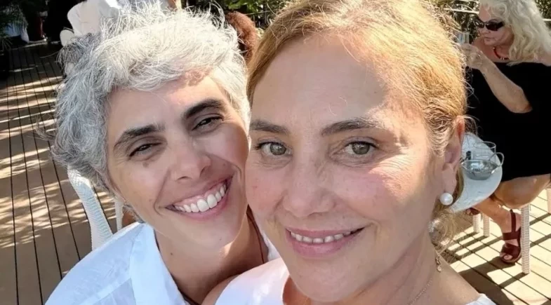 Heloisa Périssé posa com nova namorada em aniversário de Walcyr Carrasco