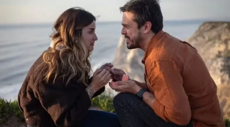 Mari Palma fica noiva de humorista Osmar Campbell durante viagem a Portugal