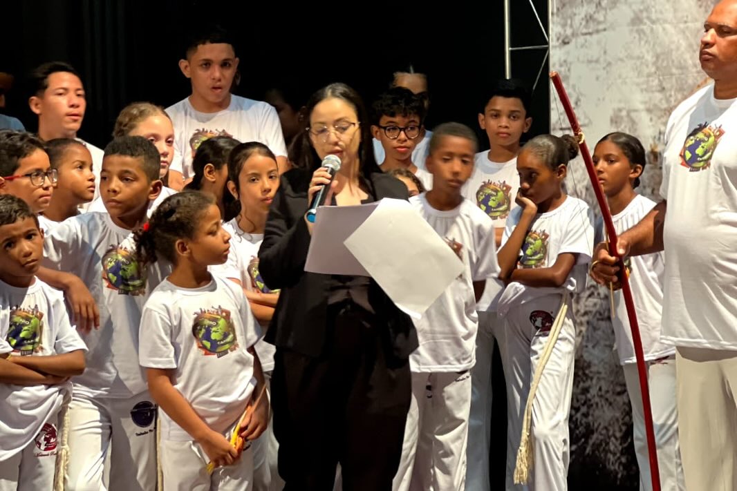 Professor Evaiston Sousa Pompeu recebe graduação de Mestrando em Capoeira - Imagem 5