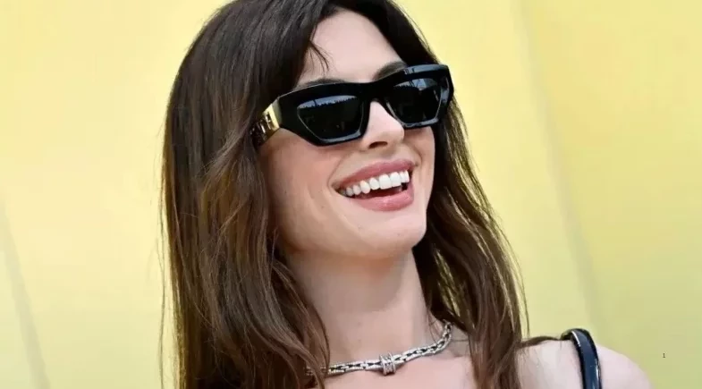 Anne Hathaway destaca “Águas de Março” como música mais ouvida de 2025