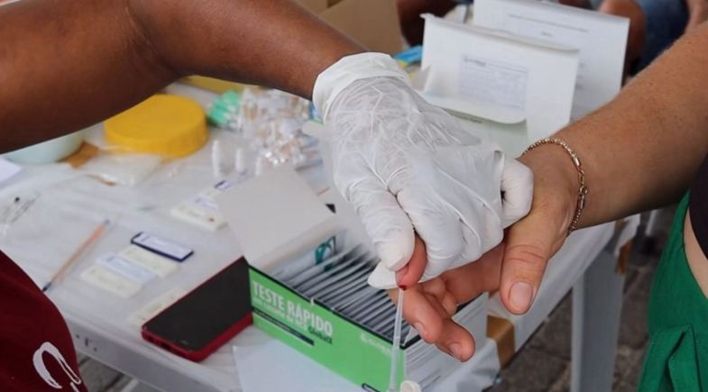 Floriano inicia campanha 'Nascer sem HIV, Viver sem AIDS' em alusão ao Dezembro Vermelho