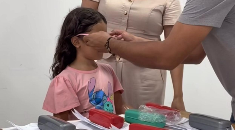  Guadalupe realiza entrega de óculos de grau para crianças do município