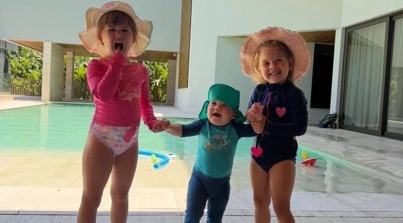 Virginia abre álbum de fotos dos filhos no Rio e agradece estadia na casa de Vini Jr.