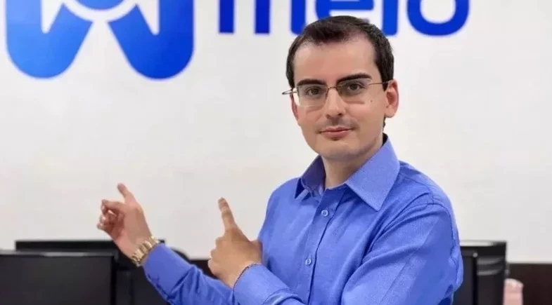 A Fazenda 17: Toninho Tornado usa Piauí para ofender Dudu Camargo e web reage