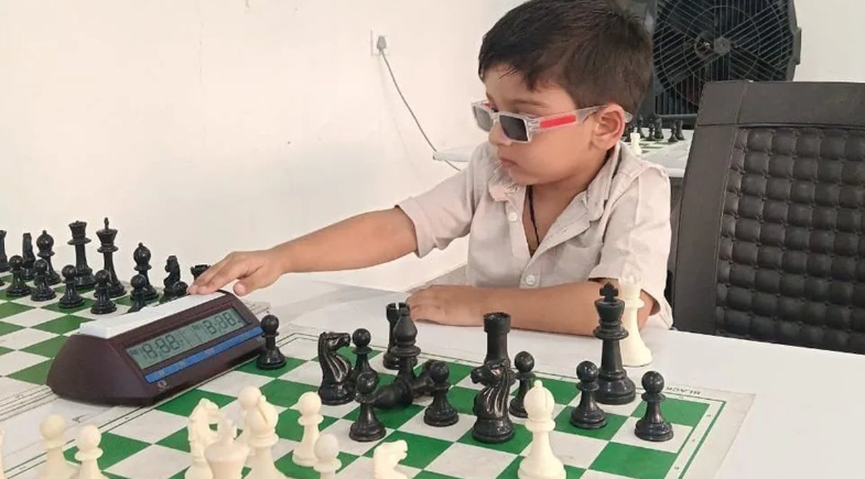 Indiano de 3 anos torna-se o mais jovem da história a obter ranking no xadrez