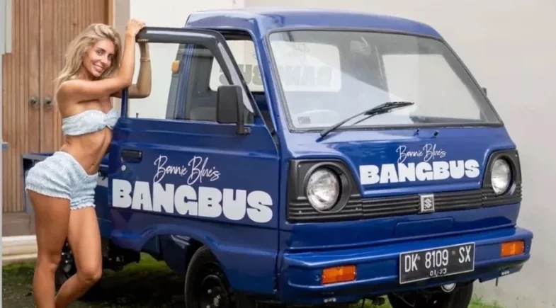 Atriz  que transou com mil homens é presa com 'ônibus do sexo' em Bali
