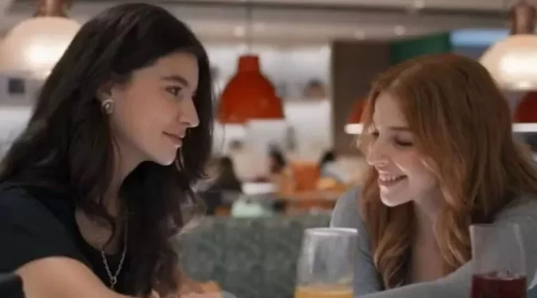 Em 'Três Graças', namoro lésbico de Lorena e Juquinha promete esquentar trama