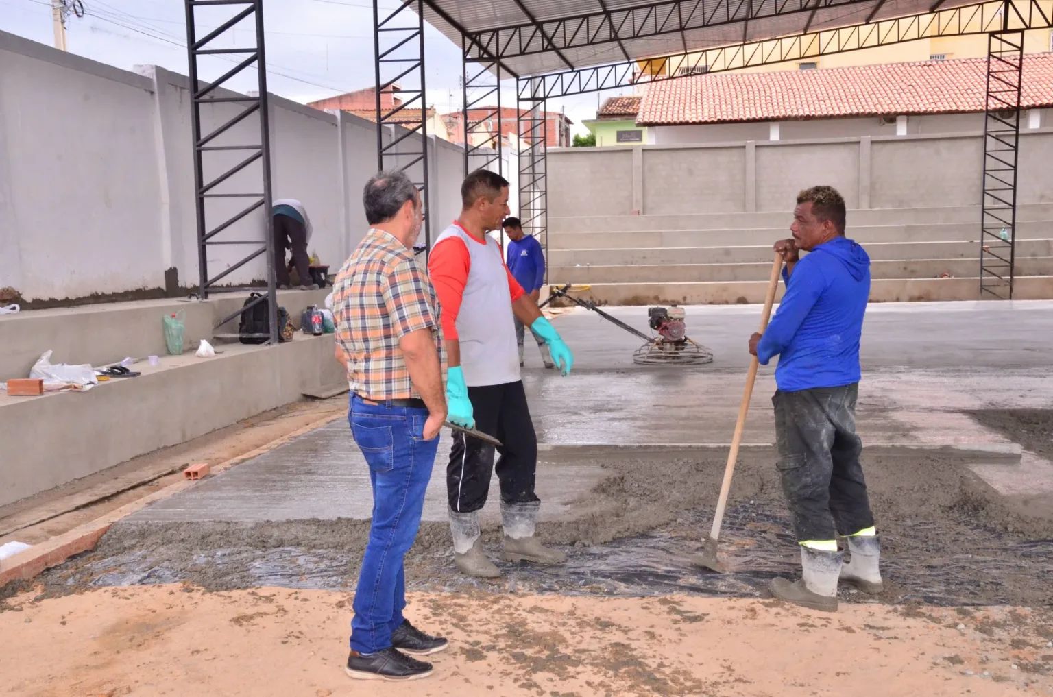 Gestão do prefeito Erivaldo Lopes realiza grande reforma da quadra em Santo Antônio de Lisboa - Imagem 1