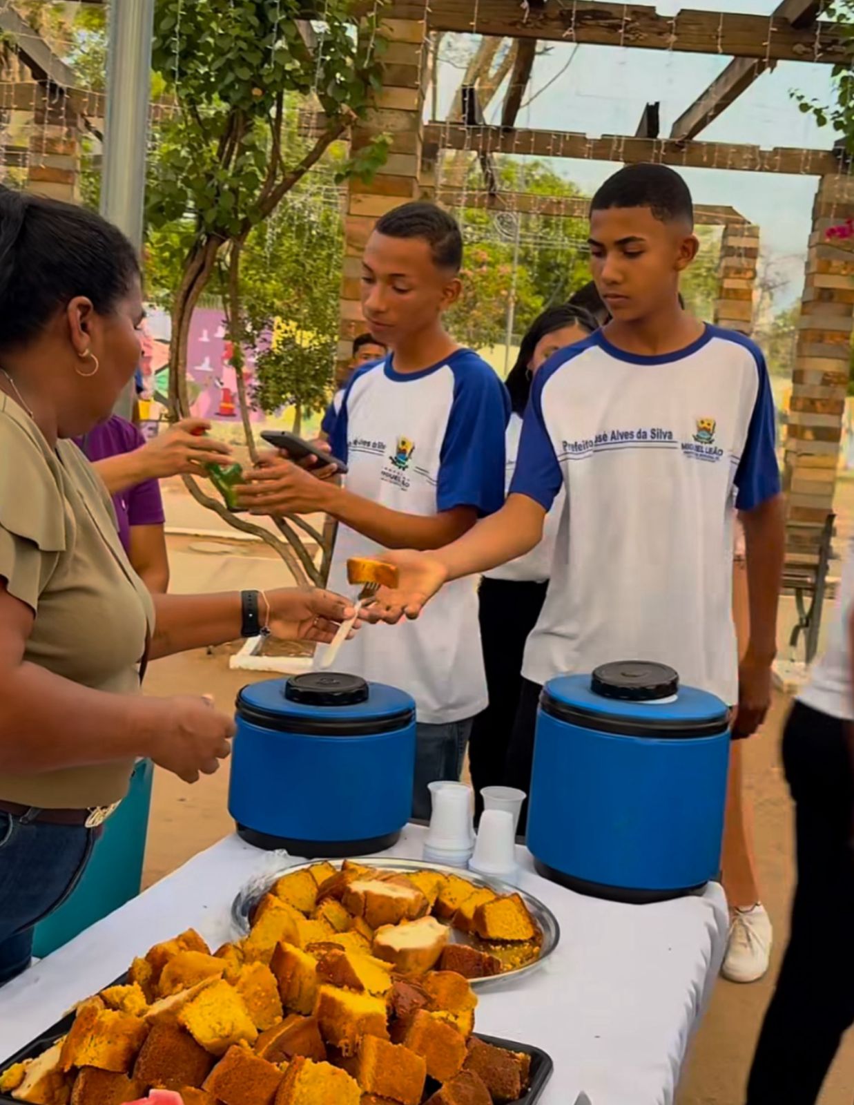 Prefeitura de Miguel Leão promove passeio com alunos vencedores da Gincana Escolar - Imagem 1