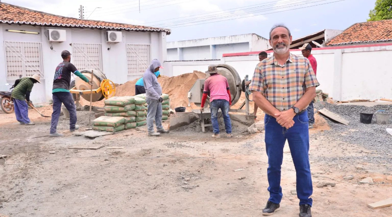 Gestão do prefeito Erivaldo Lopes realiza grande reforma da quadra  em Santo Antônio de Lisboa